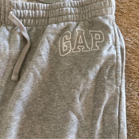 GAP Heather Gray Sweatpants - Picture 4 of 4